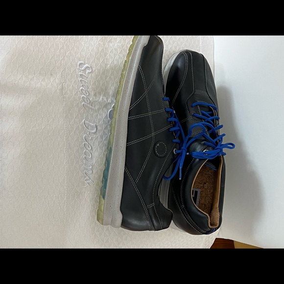 Mens size 11 FOOT JOY VERSALUXE all leather golf shoe. No longer made. - Picture 4 of 10